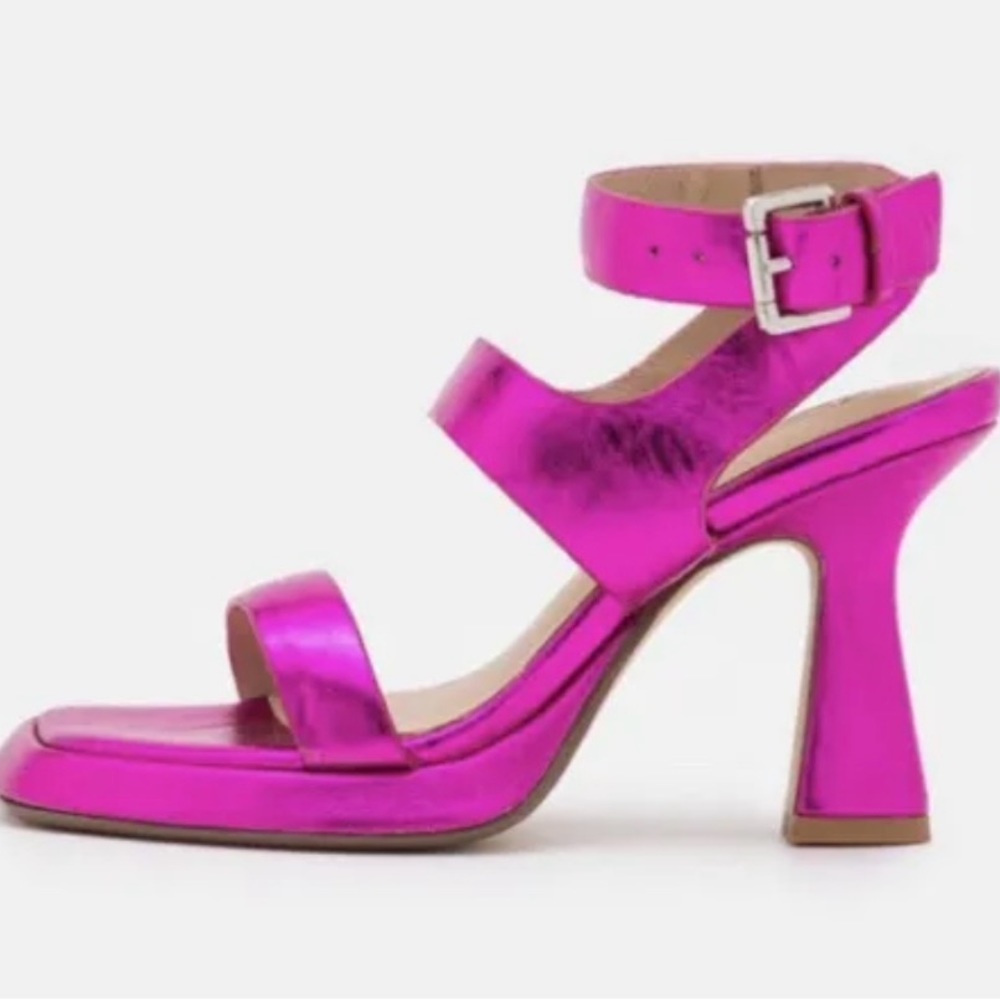 New Free People Candice Heels Metallic magenta pink
Size: 7 1/2 or 9 1/2 - Picture 3 of 12